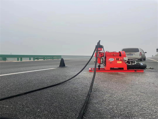 南吕镇马路路基路面开裂下沉注浆加固灌浆